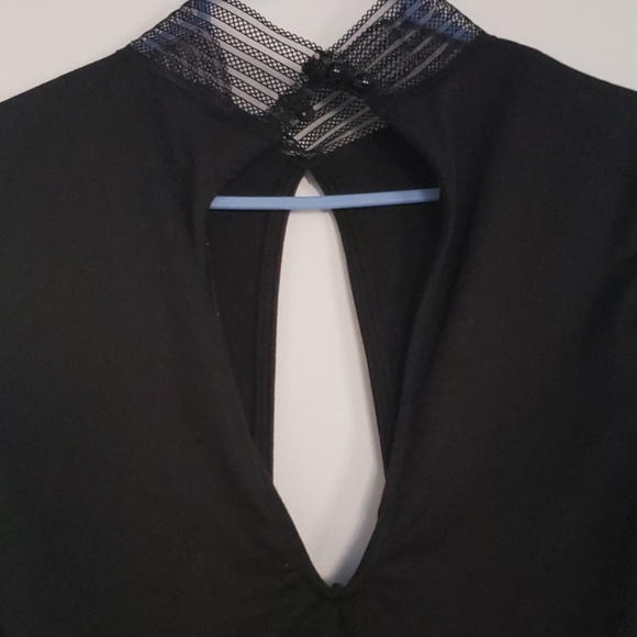 Women's top - Picture 2 of 3